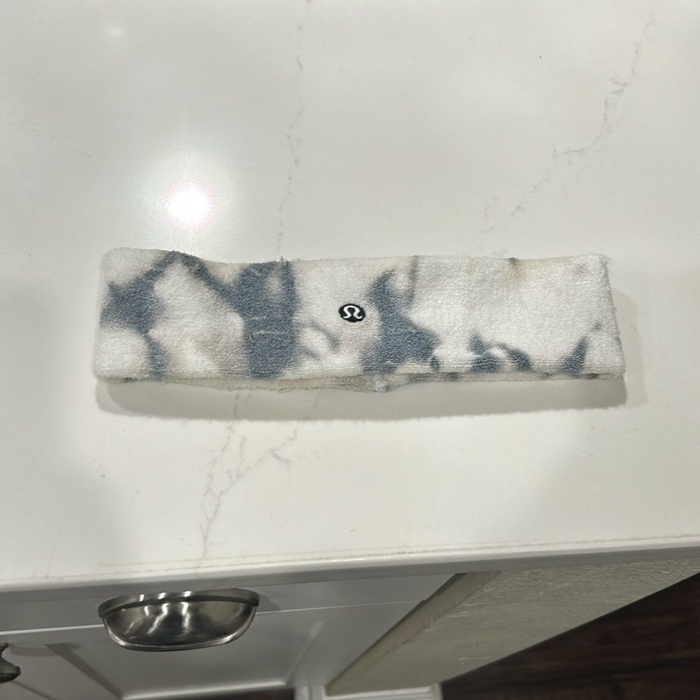 Lululemon Sports Headband: Gray & White